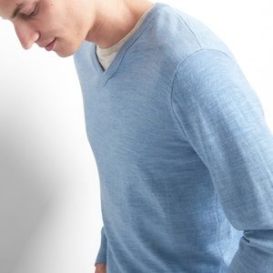 GAP sweater